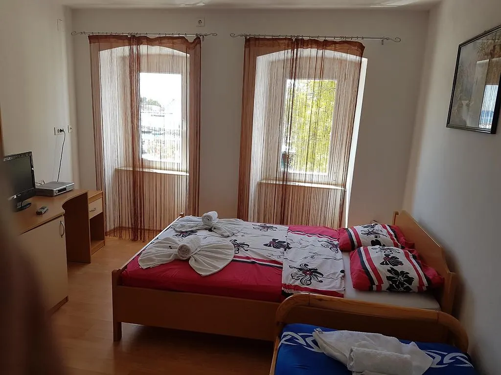 Guest House Amadeus Selce