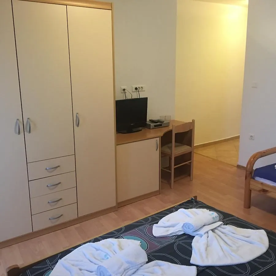 Guest House Amadeus Selce