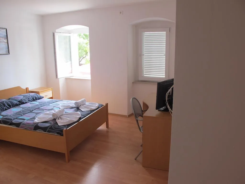 Guest House Amadeus Selce