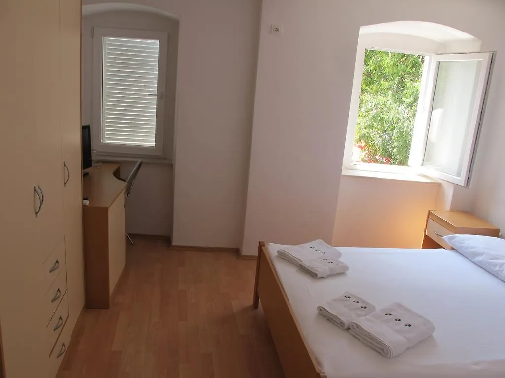 Guest House Amadeus Selce
