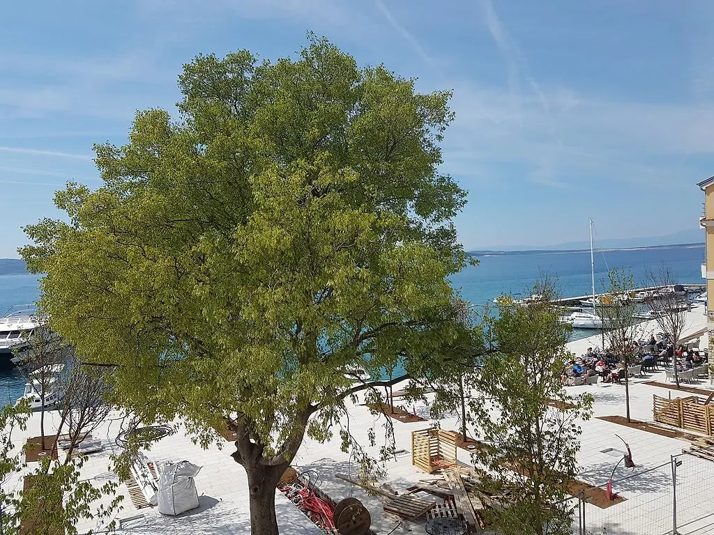Guest House Amadeus Selce 3*,  Croatia